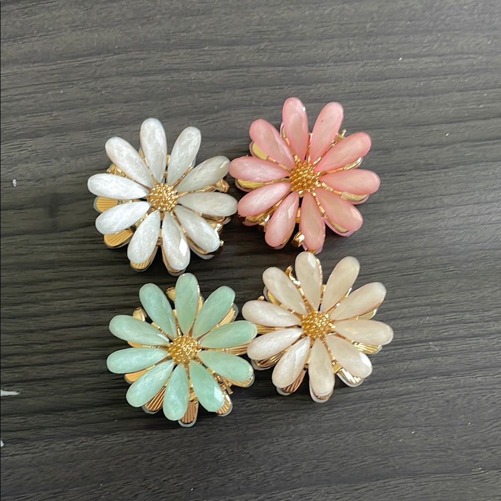 Floral Hair Clips Set in Pastel Colors